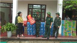 Thiếu tướng La Công Phương Phó chính ủy Quân khu kiểm tra công tác khắc phục hậu quả bão số 3 tại Thái Nguyên.